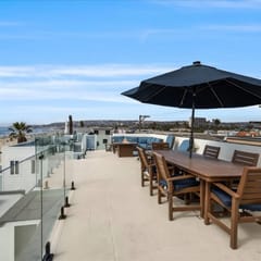 Stunning Ocean Views Rooftop Deck w/ Parking